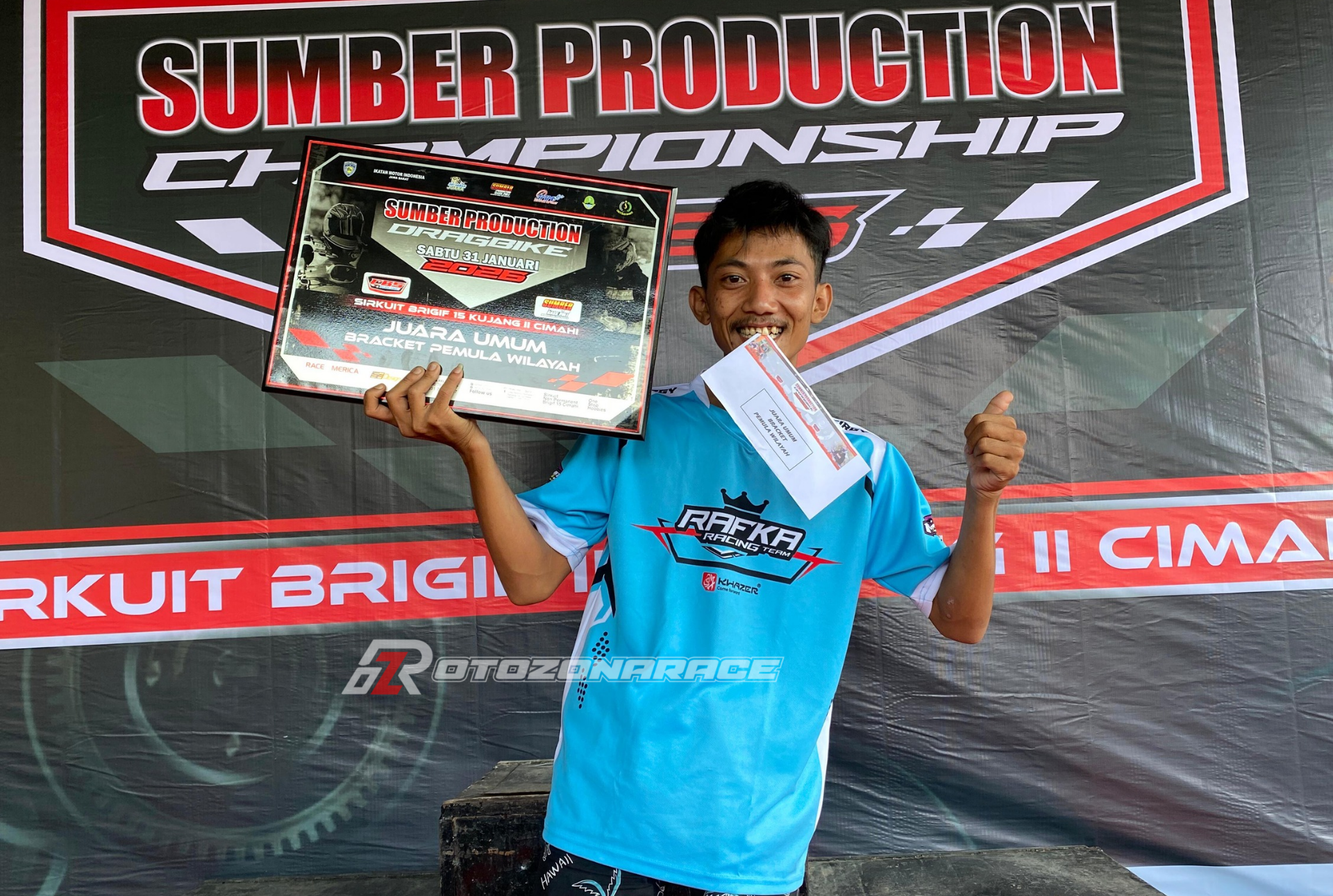 Dragster asal Tasikmalaya, Rana Ade, Sabet Gelar Juara Umum Pemula Wilayah Di Event Sumber Production